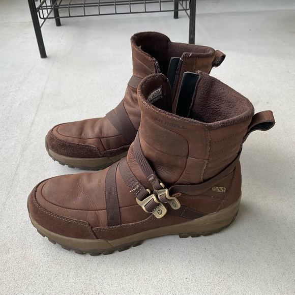 Merrell Shoes - Merrell leather waterproof winter Boots size 8
